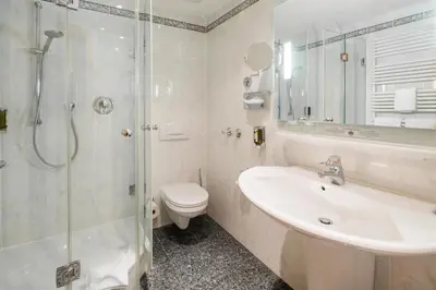Ein Badezimmer in der Unterkunft Hotel Asemann Planegg