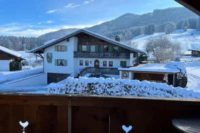 Ein allgemeiner Bergblick oder ein Berglick von des Hotels aus