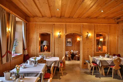 Ein Restaurant oder anderes Speiselokal in der Unterkunft Anderschitz Landhotel