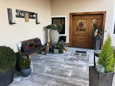 Eine Fassade oder ein Eingang zu Anderschitz Landhotel