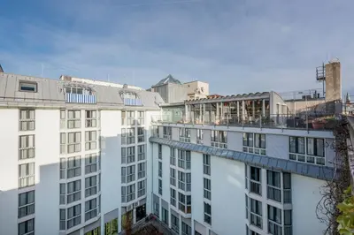 Das Gebäude in dem sich das Aparthotel befindet