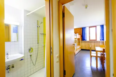 Ein Badezimmer in der Unterkunft Internationales Jugendgästehaus Dachau
