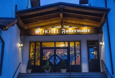 Ein Zertifikat, Auszeichnung, Logo oder anderes Dokument, das in der Unterkunft Gasthaus-Hotel Faltermaier ausgestellt ist