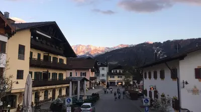 Ein allgemeiner Bergblick oder ein Berglick von der Ferienwohnung aus