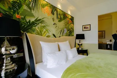 Ein Bett oder Betten in einem Zimmer der Unterkunft The Starnbergsee Hideaway