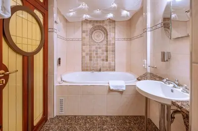 Ein Badezimmer in der Unterkunft Hotel Neuwirt