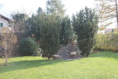 Ein Garten an der Unterkunft Ferienwohnung Hilpert