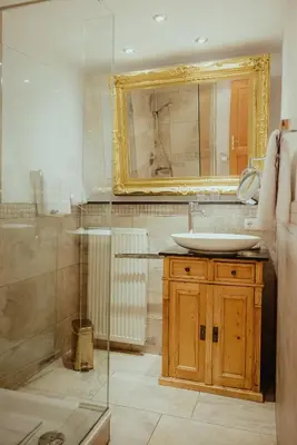 Ein Badezimmer in der Unterkunft Seehotel Malerwinkel