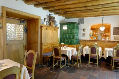 Ein Restaurant oder anderes Speiselokal in der Unterkunft Hotel Alte Post