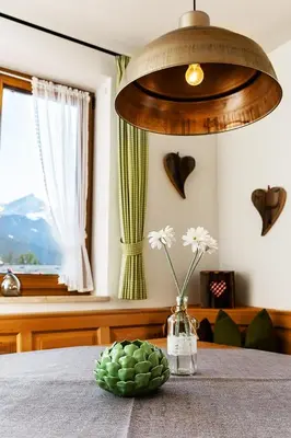 Ein allgemeiner Bergblick oder ein Berglick von der Ferienwohnung aus