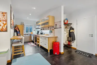 Küche/Küchenzeile in der Unterkunft MAKE FEWO Kellermann Barrierefreie Ferienwohnung Garten Kamin 30 min München