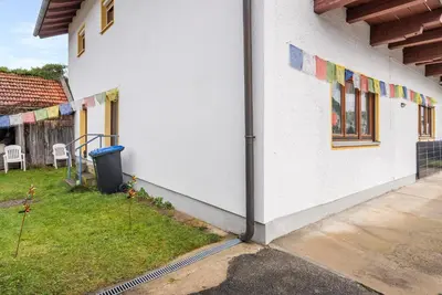 Das Gebäude in dem sich die Ferienwohnung befindet