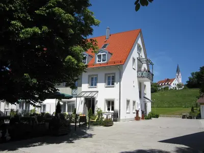 Das Gebäude in dem sich die Pension befindet