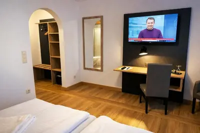 TV/Unterhaltungsangebot in der Unterkunft A8 Hotel im Darchinger Hof Bed & Breakfast - Zwischen Holzkirchen und Weyarn - Zwischen München Salzburg und Innsbruck - Kurz vor dem Irschenberg