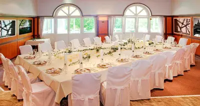 Ein Restaurant oder anderes Speiselokal in der Unterkunft Hotel Sonnengarten