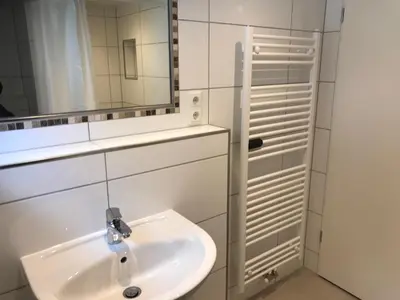 Ein Badezimmer in der Unterkunft ZimmERding managed by Hotel Apfelbaum