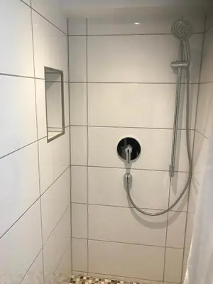 Ein Badezimmer in der Unterkunft ZimmERding managed by Hotel Apfelbaum