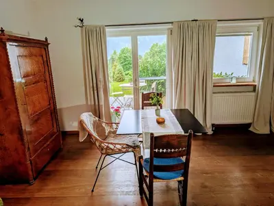 Ein Sitzbereich in der Unterkunft Studio Murnauer Moos