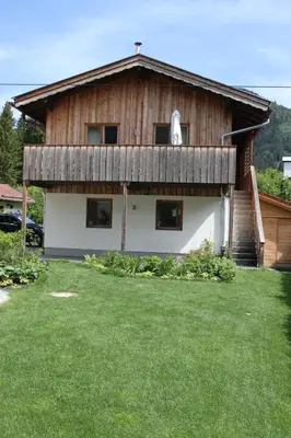 Ein Garten an der Unterkunft Ferienwohnung Springer