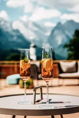 Ein allgemeiner Bergblick oder ein Berglick von des Hotels aus