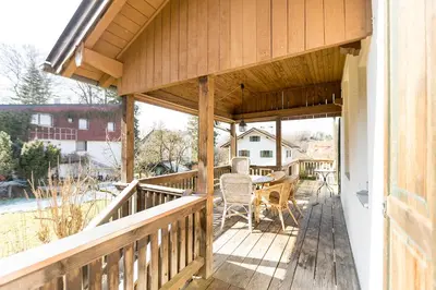 Ein Balkon oder eine Terrasse in der Unterkunft Villa Waldfrieden - Ferienwohnungen und -Haus