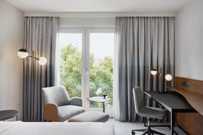 Ein Sitzbereich in der Unterkunft Courtyard by Marriott Munich City East