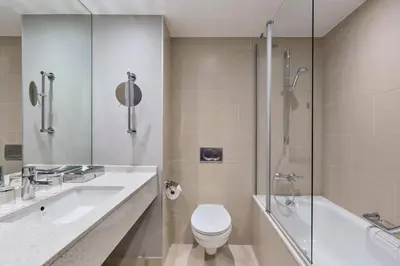 Ein Badezimmer in der Unterkunft Courtyard by Marriott Munich City East