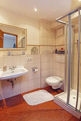 Ein Badezimmer in der Unterkunft Gästehaus Lechner