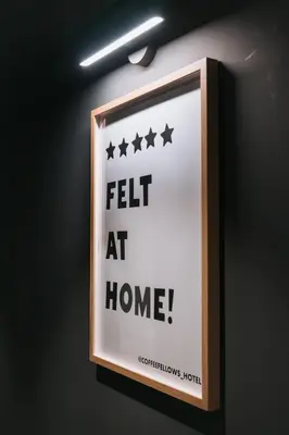 Ein Zertifikat, Auszeichnung, Logo oder anderes Dokument, das in der Unterkunft Coffee Fellows Hotel Puchheim ausgestellt ist
