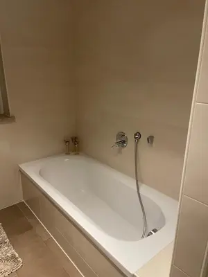 Ein Badezimmer in der Unterkunft Helle großzügige ruhige Dreizimmerwohnung in Altstadtnähe mit kostenlosem Tiefgaragenstellplatz