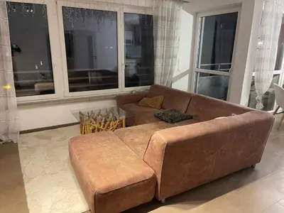 Ein Sitzbereich in der Unterkunft Helle großzügige ruhige Dreizimmerwohnung in Altstadtnähe mit kostenlosem Tiefgaragenstellplatz