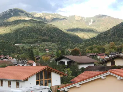 Ein allgemeiner Bergblick oder ein Berglick von der Ferienwohnung aus