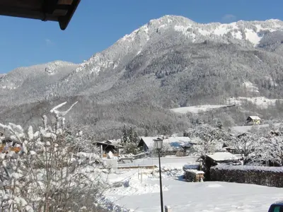 Ein allgemeiner Bergblick oder ein Berglick von der Ferienwohnung aus