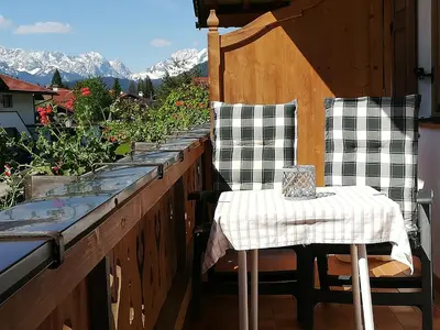 Ein allgemeiner Bergblick oder ein Berglick von der Ferienwohnung aus