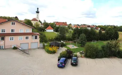 Das Gebäude in dem sich die Ferienwohnung befindet