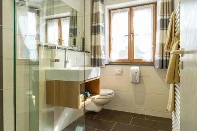 Ein Badezimmer in der Unterkunft Landgasthof - Hotel Reindlschmiede