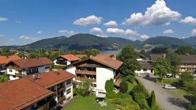 Ein allgemeiner Bergblick oder ein Berglick von der Ferienwohnung aus