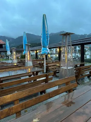Ein allgemeiner Bergblick oder ein Berglick von des Hotels aus