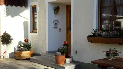 Das Gebäude in dem sich die Ferienwohnung befindet