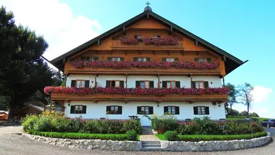 Das Gebäude in dem sich das Gasthaus befindet