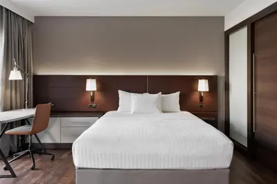 Ein Bett oder Betten in einem Zimmer der Unterkunft Residence Inn by Marriott Munich City East