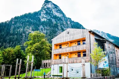 Ein allgemeiner Bergblick oder ein Berglick von des Hostels aus