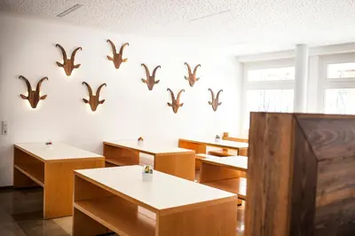 Ein Restaurant oder anderes Speiselokal in der Unterkunft Jugendherberge Oberammergau