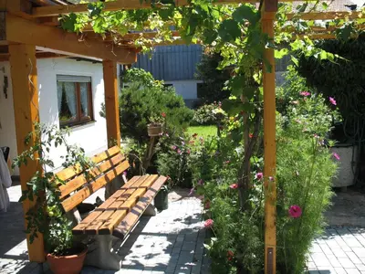 Ein Garten an der Unterkunft Ferienwohnung Faschinggut