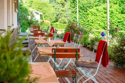 Ein Garten an der Unterkunft Landhotel Hoisl-Bräu