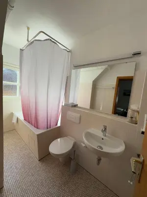 Ein Badezimmer in der Unterkunft Hotel Hasen Kaufbeuren Allgäu
