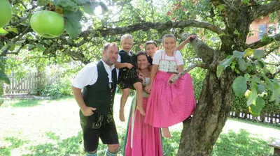 Gäste, die in der Unterkunft Landhaus Familie Doll Ferienwohnung Emerde übernachten