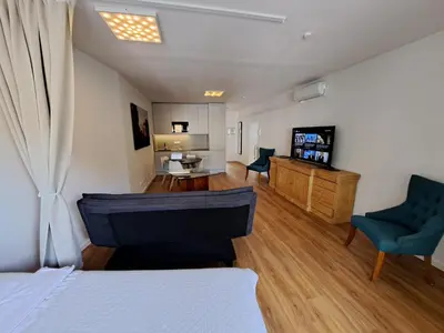 Küche/Küchenzeile in der Unterkunft East Park Apartments Baumkirchner Str 18