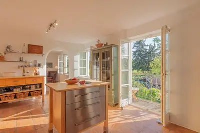 Küche/Küchenzeile in der Unterkunft Traum FeWo mit Garten und Bergblick nahe Chiemsee