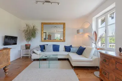 TV/Unterhaltungsangebot in der Unterkunft Traum FeWo mit Garten und Bergblick nahe Chiemsee
